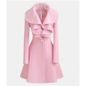 Пальто розовое с воротником воланами