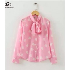Розовая блузка с сердечками