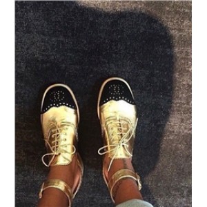 Ботинки на шнуровке с ремешком-браслетом золотые