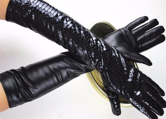 Черные длинные кожаные перчатки блестящие под рептилию -  .